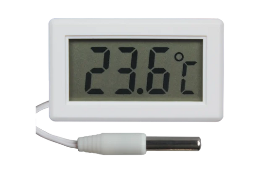 Termómetro digital de panel con sonda y pantalla LCD para el monitoreo preciso de temperatura en laboratorio e industria.
