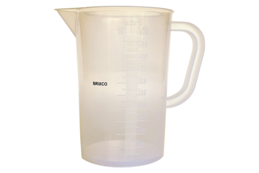 Producto de laboratorio, jarra graduada, polipropileno, medición de líquidos, material plástico resistente.