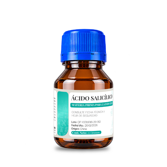 El ácido salicílico al 99% es un beta-hidroxiácido (BHA) de alta pureza, ampliamente utilizado en la industria cosmética y farmacéutica por su potente acción exfoliante, queratolítica y antimicrobiana. Es ideal para tratar pieles con acné, puntos negros, exceso de grasa y poros obstruidos, ya que penetra profundamente en los poros, eliminando impurezas y células muertas