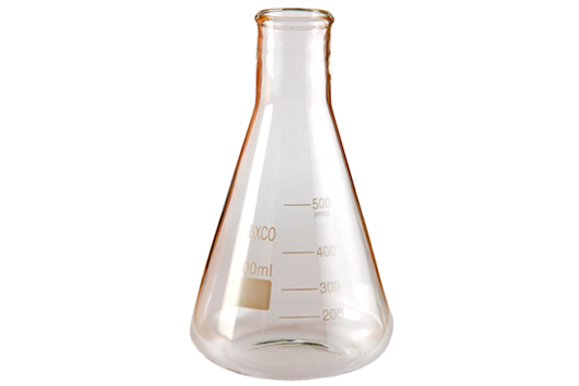 **Erlenmeyer graduado de laboratorio para mezclar, contener, calentar y medir aproximadamente líquidos y soluciones.**
